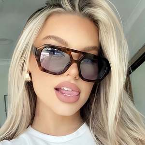 Lunettes de soleil pilote vintage 2025 personnalisées avec logo, forme polygonale irrégulière, protection UV400, double pont, pour femme - Product Image 1