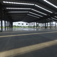 Bâtiment d'entrepôt industriel en acier pour la production et le stockage