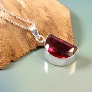 Colgante Clásico de Media Luna en Plata de Ley 925 Hecho a Mano con Rubí de Mozambique Certificado por Terceros, Atractivo para Mujer, Chapado en Oro de 14K - Product Image 3