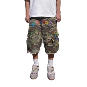 Pantalones cortos de mezclilla de estilo americano con estampado de letras de grafiti, de camuflaje, de longitud media, de pierna ancha, estilo urbano. - Product Image 5