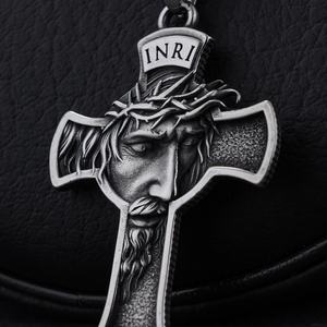 Collier pendentif vintage en acier titane avec croix de Jésus-Christ pour homme, bijoux en acier inoxydable pour les fêtes - Product Image 3