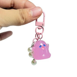 Porte-clés en résine CHENXI 2025 au design original, fantôme Kawaii d'Halloween, 3 couleurs, décoration de sac flexible, chaîne de téléphone - Product Image 5
