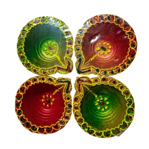 Lámpara de aceite Diya de terracota hecha a mano Arya, diseño Art Deco con forma de flor, pintada a medida, decoración para interiores, hogar u oficina, regalo. - Product Image 4