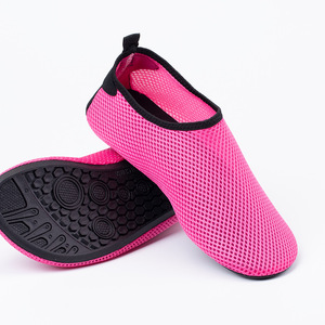 Chaussures d'eau avec empeigne en mesh, semelle en caoutchouc, respirantes, unisexes, légères, séchage rapide, pour la plage, l'été, le fitness et la course en extérieur - Product Image 1