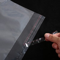 Sac d'emballage de vêtements auto-adhésif transparent pe personnalisé en usine sac en plastique de nécessités quotidiennes