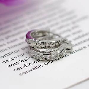 Orecchini in Oro Bianco con Diamanti Taglio Brillante Rotondo Colore G Naturale Minimalisti per Uso Quotidiano Gioielli da Donna - Product Image 6