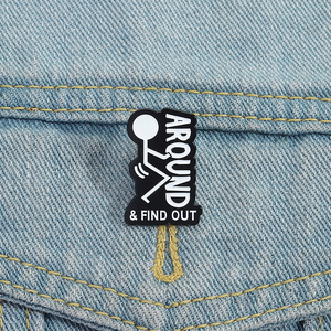 Pruébame <span class=keywords><strong>y</strong></span> vea lo <span class=keywords><strong>que</strong></span> sucede Pin de esmalte en negrita cita divertida broche insignia de solapa regalo de joyerí<span class=keywords><strong>a</strong></span> para amigos al por mayor - Product Image 1