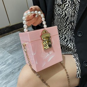 Drop Shipping Retro dinner box patent leather bag female mini pearl portable cosmetic bag casual box handbag tide shoulder bag