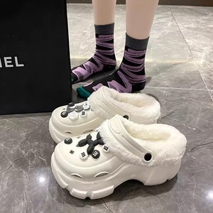 Zoccoli Invernali Foderati in Peluche per Donne, Suola Morbida in PVC, Fodera in Cotone, Caldi, Antiscivolo, con Rialzo - Product Image 2