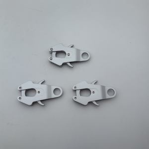 Abrazaderas de Liberación Rápida de Aluminio Anodizado Negro Personalizadas de Fábrica, Tipo Clip de Rana, para Correas de Mascotas, Herrajes de Industria Pesada y Collares - Product Image 4