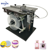 Machine d'étiquetage et de scellage semi-automatique électrique pour surfaces planes, pour boîtes et caisses en carton, avec étiquettes en papier PLC