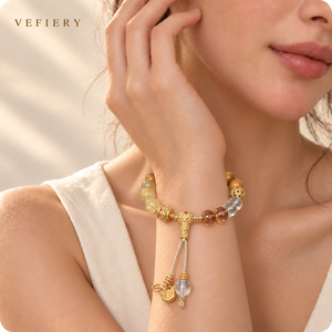 Pulsera de cuentas mixtas en tonos marrones y transparentes con detalles en tono dorado y borla de cordón - Product Image 2