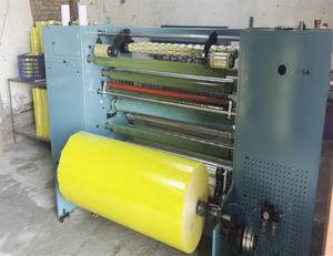 Machine de rembobinage automatique pour <span class=keywords><strong>papier</strong></span> <span class=keywords><strong>peint</strong></span> Machine de rembobinage de rouleaux de <span class=keywords><strong>papier</strong></span> cadeau de film PVC - Product Image 2