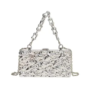 Elegante Pochette da Donna con Catena, Borsa da Sera con Struttura Metallica per Feste e Matrimoni - Product Image 6