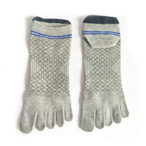 कस्टम थोक पुरुषों का पीला मिनी चालक दल शीतलमैक्स पांच उंगली की चोट - Product Image 6