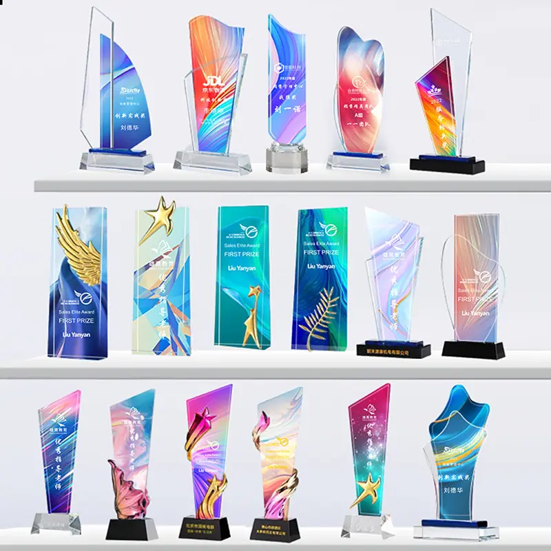 Honneur de cristal Concours Souvenirs Qualité trophée de cristal de couleur vierge nouveau style personnalisé Impression couleur trophée cristal