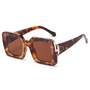 Gafas de sol cuadradas de estilo Ins <span class=keywords><strong>para</strong></span> hombre y <span class=keywords><strong>mujer</strong></span>, anteojos de sol <span class=keywords><strong>modernos</strong></span> de lujo, <span class=keywords><strong>2022</strong></span> - Product Image 4