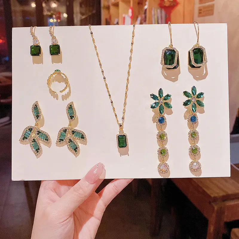 Prachtige Zirkoon Emerald Pak Sieraden Mode Temperament Ring Oorbellen Ketting Wilde Internet Celebrity Accessoires