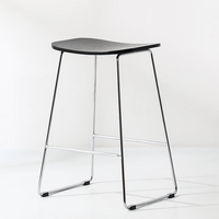 Tabouret de bar moderne en bois massif, écologique et durable, avec piètement en fer, pour salle à manger, îlot de cuisine, comptoir de bar, réception