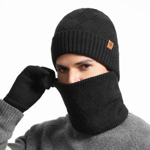 Ensemble trois pièces hiver homme : bonnet tricoté, écharpe doublée polaire double épaisseur et gants - Product Image 3