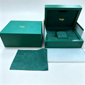 Estuche Rectangular Verde para Reloj con Interior de Gamuza Sintética y Personalización de Logotipo, Funda Protectora para Relojes de Lujo - Product Image 1