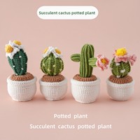 Set Tanaman Kaktus Rajutan Tangan 4 Buah Saguaro Berlekuk Beragam Warna Dengan Bunga Putih Merah Muda Pot Putih Dekorasi Meja