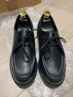 Extenseur de chaussures en bois dur chinois Durable de couleur noire pour le gardien de chaussures