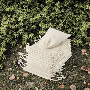 ถุงผ้ามัสลินออร์แกนิค 100% เป็นมิตรกับสิ่งแวดล้อม  แบบกำหนดเอง  ขนาดเล็ก สีขาว  ผ้าแคลลิโก้  แบบมีเชือกผูก  พิมพ์ลายซิลค์สกรีน - Product Image 2