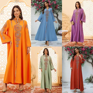 Tradicional Oriente Medio modesto Abaya árabe Dubai bordado modesto Hijab <span class=keywords><strong>bata</strong></span> otoño talla única poliéster Jalabiya vestido de casa - Product Image 1