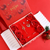Kalung Bunga Abadi, Perhiasan Mawar Awet, Hadiah Romantis untuk Kenang-kenangan Sentimental