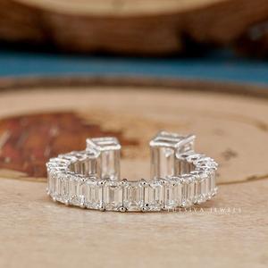 Bague élégante en diamant avec halo caché et finition polie pour un attrait luxueux et raffiné - Product Image 3