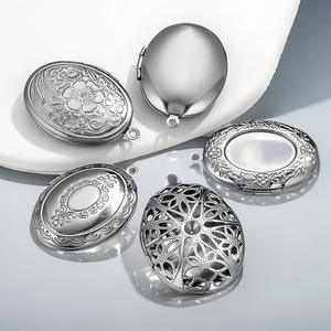 Collier avec pendentif médaillon photo, style rétro, relief floral, Saint Benoît, cœur, acier inoxydable, pendentifs médaillon photo - Product Image 1