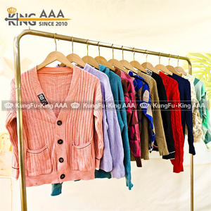 <span class=keywords><strong>Cardigan</strong></span> Maglione Natalizio Spesso e Corto, Abiti Invernali Usati, Ropa Usada Para Mujeres, Abbigliamento di Seconda Mano da Donna - Product Image 4