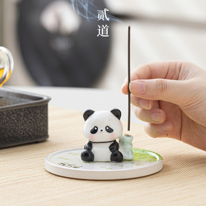 Coffret cadeau créatif Panda : Service à thé en céramique avec figurine et parfum, idéal pour les cadeaux d'affaires du Sichuan - Product Image 3