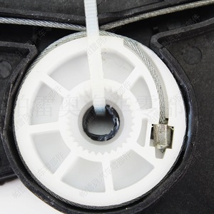 ชุดซ่อมมอเตอร์กระจกไฟฟ้า Skoda Citigo รุ่น 1S3837462 1S3837461 ด้านขวา ด้านซ้าย วัสดุ ABS อะไหล่ใหม่ - Product Image 1