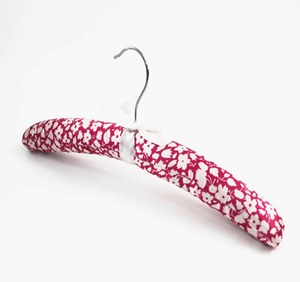 En gros broderie <span class=keywords><strong>satin</strong></span> blanc rembourré cintre <span class=keywords><strong>cintres</strong></span> - Product Image 2