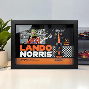 Cadre photo modèle de course McLaren Landonoris 2025 du pilote <span class=keywords><strong>champion</strong></span> <span class=keywords><strong>F1</strong></span> MCL39 - Product Image 2