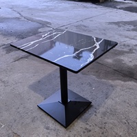 Table de restaurant en marbre durable