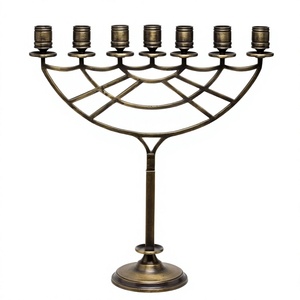 Candelabro Menorah de Latón Antiguo de 7 Brazos, Portavelas de Metal Hecho a Mano para Decoración Religiosa de Hanukkah, Diseños Personalizables - Product Image 1
