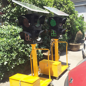 Feux de signalisation routière portables solaires HK JY204D avec affichage LED pour la régulation routière - Product Image 3