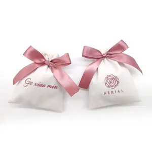 Bolsa de regalo de joyería rosa y Beige personalizada, pendiente, collar, pulsera, cinta de lápiz labial, bolsa de polvo con cordón, bolsa de terciopelo para joyería