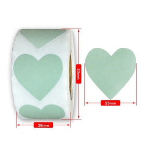 Rollo de etiquetas rojas con forma de corazón para decoración del Día de San Valentín, accesorios de fiesta de boda, regalos, colorido, pegatina de corazón - Product Image 4