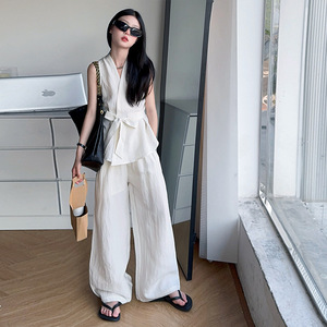 Set di Abbigliamento Estivo per Bambine in Stile Coreano 2025 Nuovo Completo Traspirante in Misto Cotone con Canotta Senza Maniche e <span class=keywords><strong>Pantaloni</strong></span> <span class=keywords><strong>Bianchi</strong></span> per 7 Anni - Product Image 4