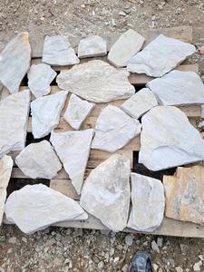 Pierre de parement naturelle blanche à <span class=keywords><strong>prix</strong></span> compétitif pour villas, revêtement extérieur en pierre de parement, panneaux de parement mural en pierre de parement à empilage sec, pierre de parement de type Fieldstone - Product Image 4
