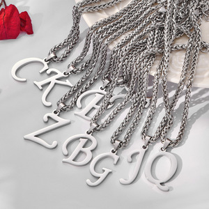 <span class=keywords><strong>Mili</strong></span> Fashion Nouveau style Bracelet de cheville avec pendentif 26 lettres, design minimaliste de niche, en acier inoxydable, style Instagram européen/américain - Product Image 4