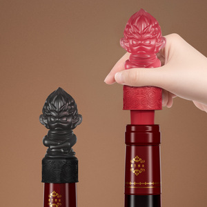 Bouchon de bouteille de vin en silicone Monkey King, rouge et noir, hermétique pour bouteilles de vin - Product Image 4