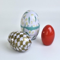 Oeufs de Pâques Récipient en métal Boîte en forme d'oeuf ovale avec conception de boule pour bonbons alimentaires Cadeaux artisanaux au chocolat Emballage promotionnel