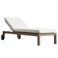 Chaise longue inclinable de luxe durable en bois de teck pour l'extérieur au bord de la piscine Chaise longue de jardin pour hôtel Chaise longue de plage imperméable à roulettes
