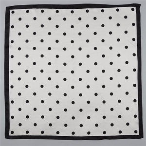 Sciarpa da Donna di Lusso in <span class=keywords><strong>Seta</strong></span>, Quadrata 53cm, Stampa Pois Bianco e <span class=keywords><strong>Nero</strong></span> - Product Image 2