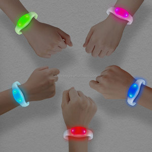 Braccialetto LED iSmart Radiocomandato con Attivazione a Ritmo di Musica, Bracciale LED con Controllo DMX e RFID - Product Image 4
